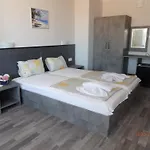 Pensjonat Napoli Rawda